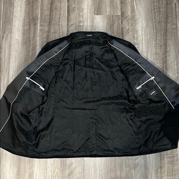 Express 2 Piece Velvet Black Slim Fit Tuxedo - 48L - Picture 7 of 16